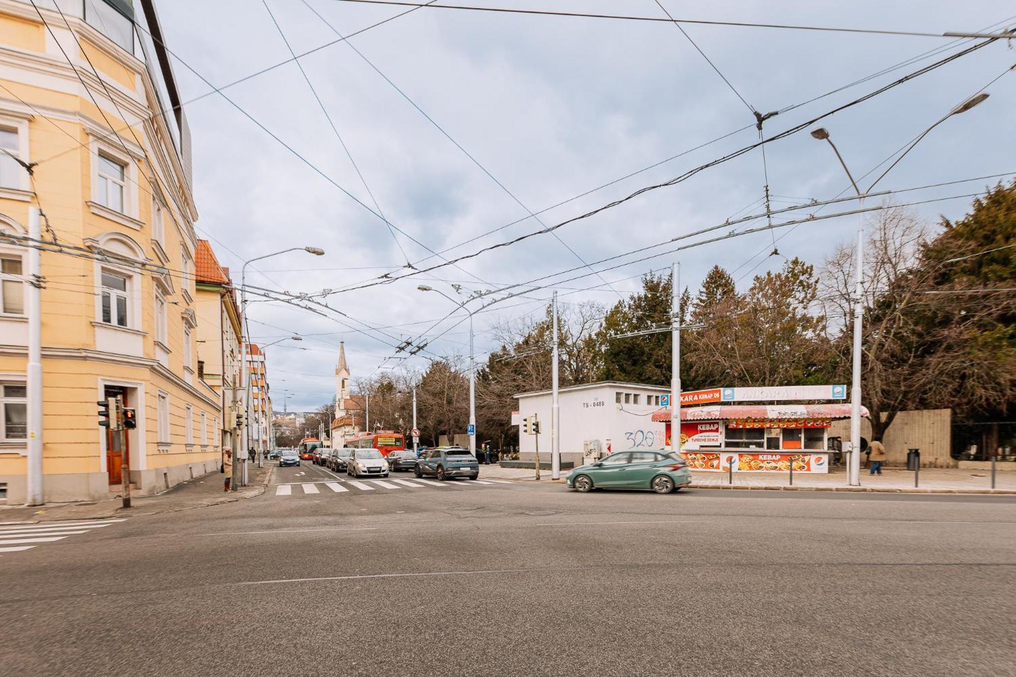 Skau 1 Old Town Family & Business Apartment Free Parking Братислава Екстериор снимка